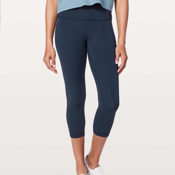 Lululemon Navy Wunder Under Crop (Hi-Rise) - Picture 2 of 7